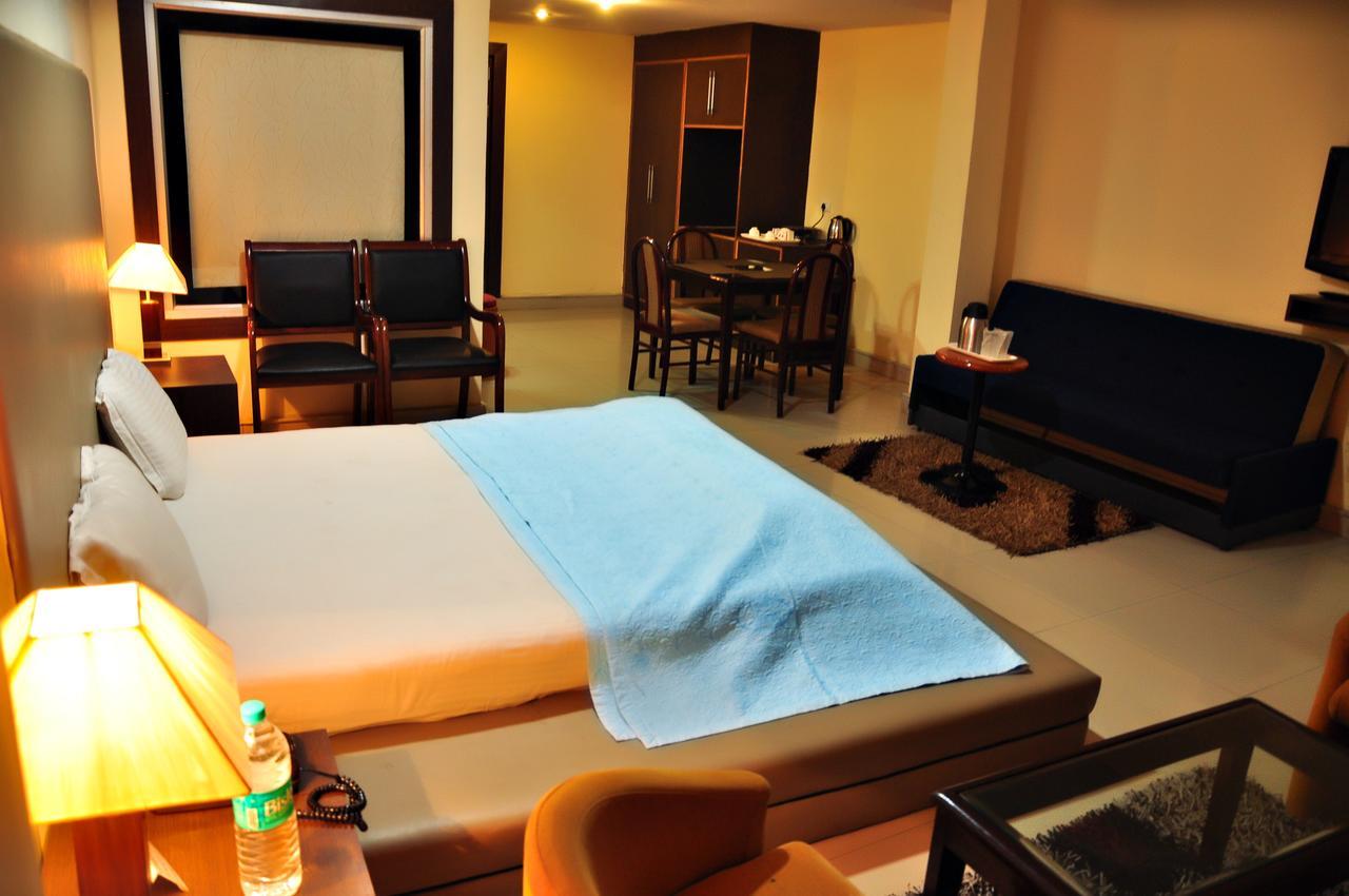 Hotel Unite Pathānkot Dış mekan fotoğraf