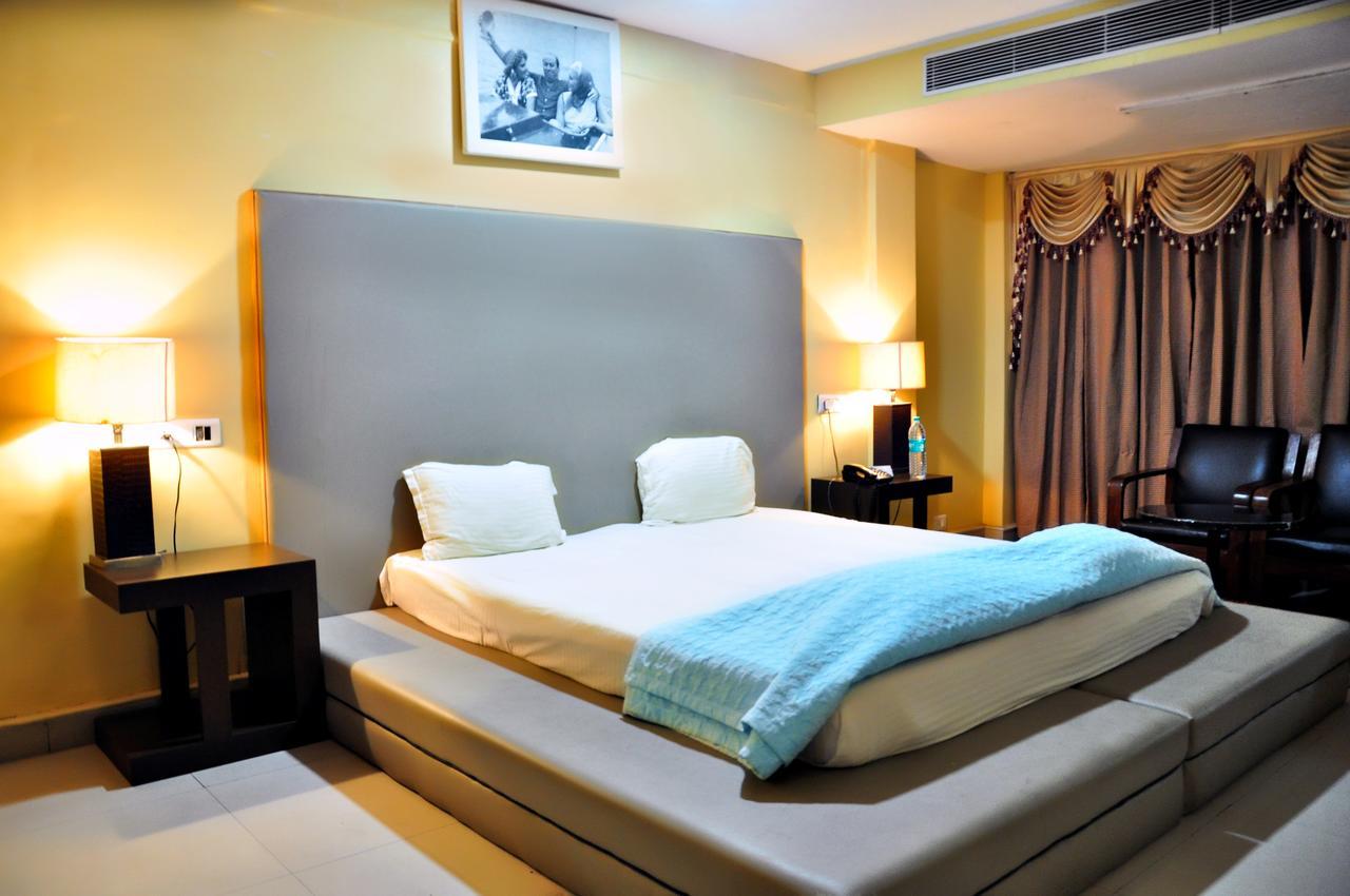 Hotel Unite Pathānkot Dış mekan fotoğraf