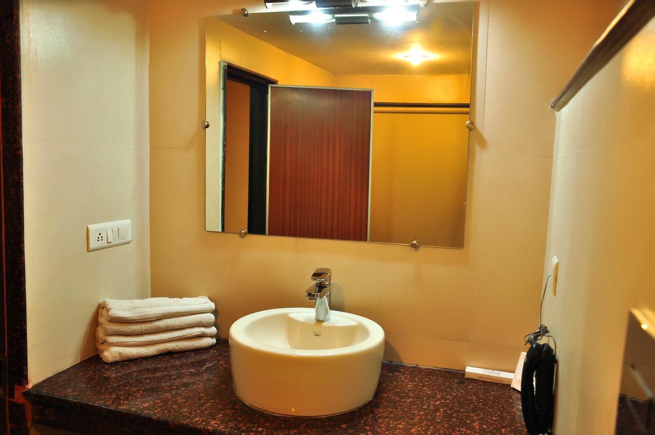 Hotel Unite Pathānkot Dış mekan fotoğraf