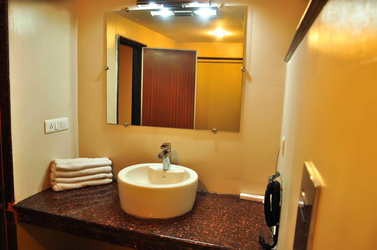 Hotel Unite Pathānkot Dış mekan fotoğraf